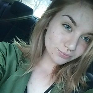 Meet your Posher, Connie